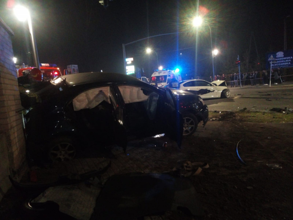 Tragiczny wypadek w Ciechanowie z udziałem dwóch samochodów osobowych