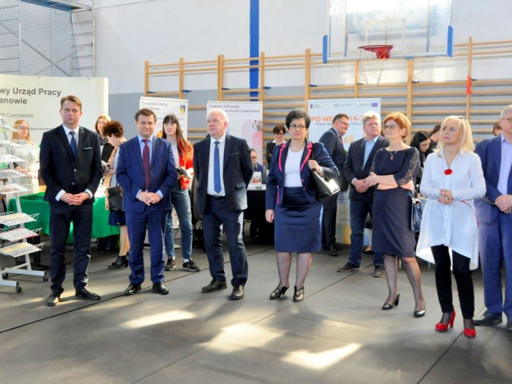 Tłumy na ciechanowskich targach edukacji i pracy