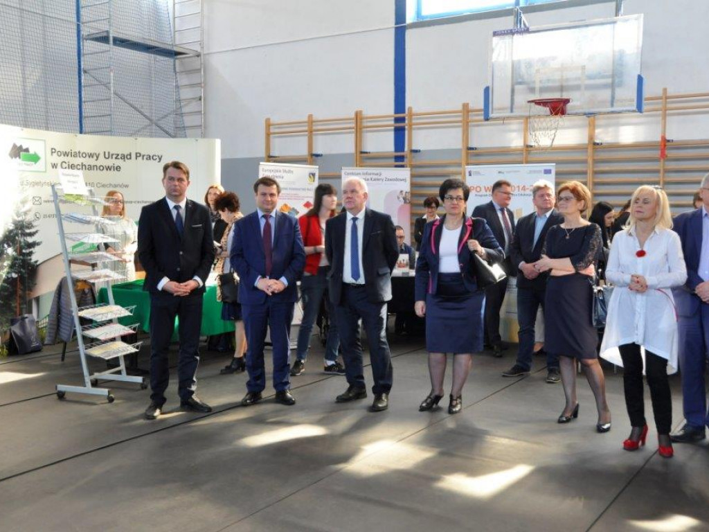 Tłumy na ciechanowskich targach edukacji i pracy