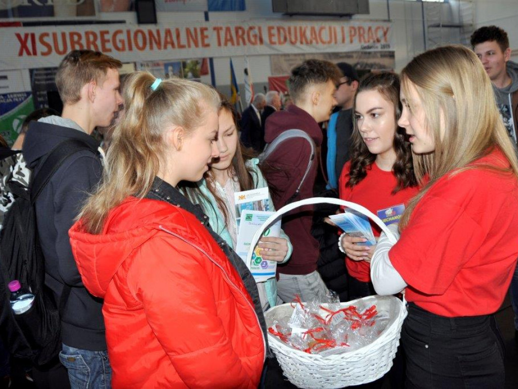 Tłumy na ciechanowskich targach edukacji i pracy