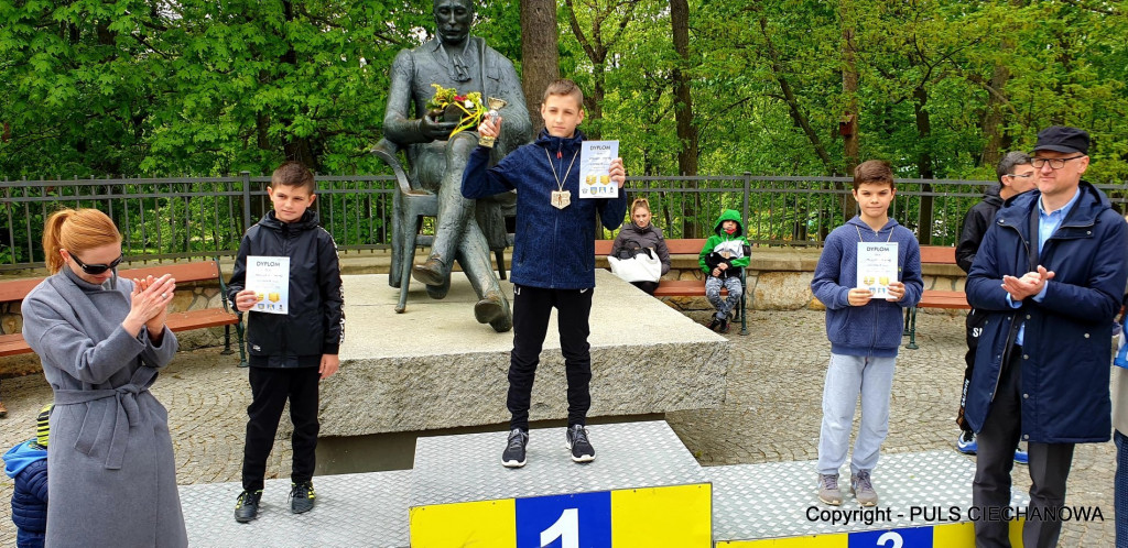 Pobiegli pomiędzy zamkami