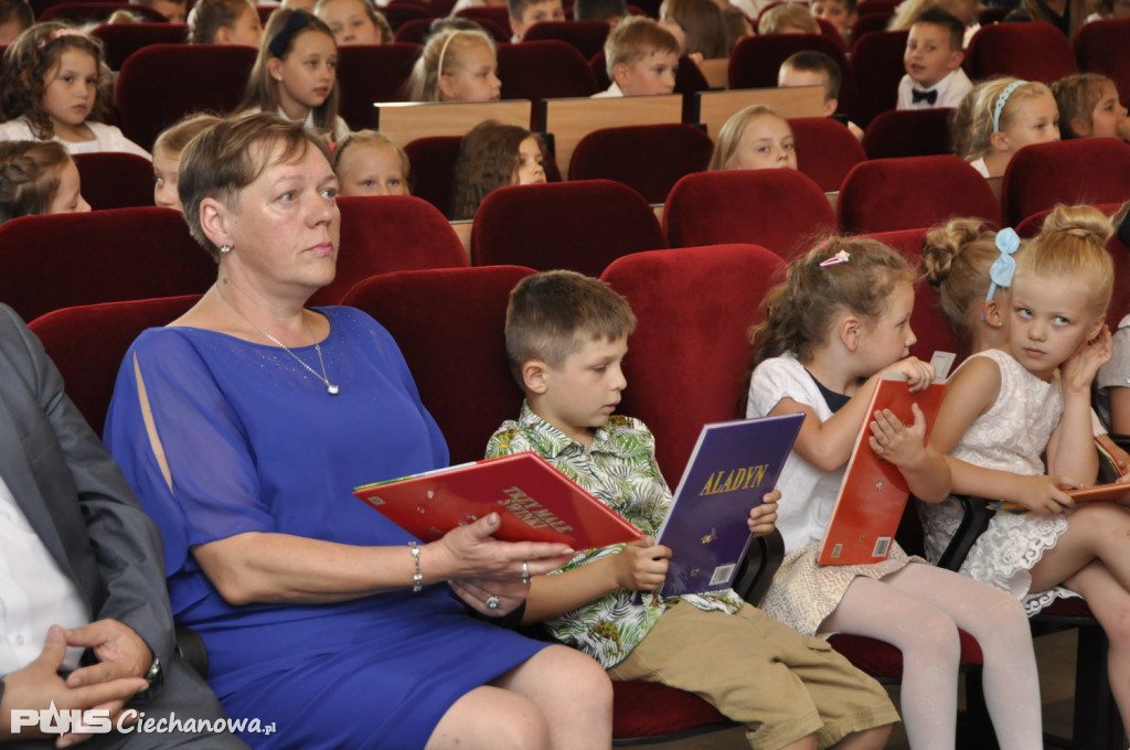 Zakończenie roku szkolnego w Szkole Podstawowej TWP w Ciechanowie - czerwiec 2019 r.