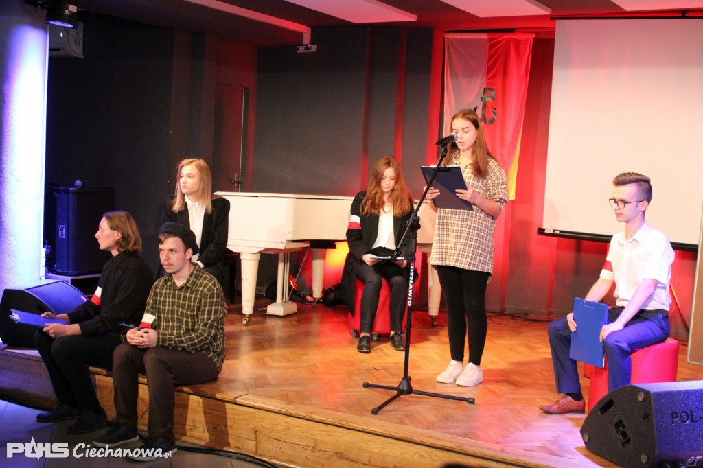 75. rocznica Powstania Warszawskiego w PCKiSz Ciechanów Teatr Rozmyty Kontrast