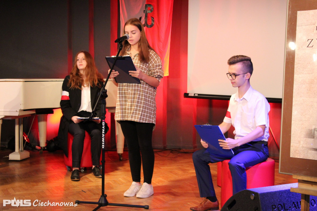 75. rocznica Powstania Warszawskiego w PCKiSz Ciechanów Teatr Rozmyty Kontrast