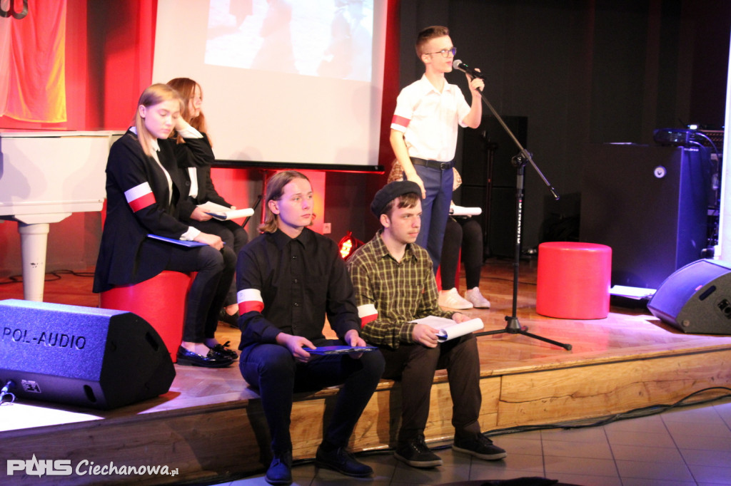 75. rocznica Powstania Warszawskiego w PCKiSz Ciechanów Teatr Rozmyty Kontrast