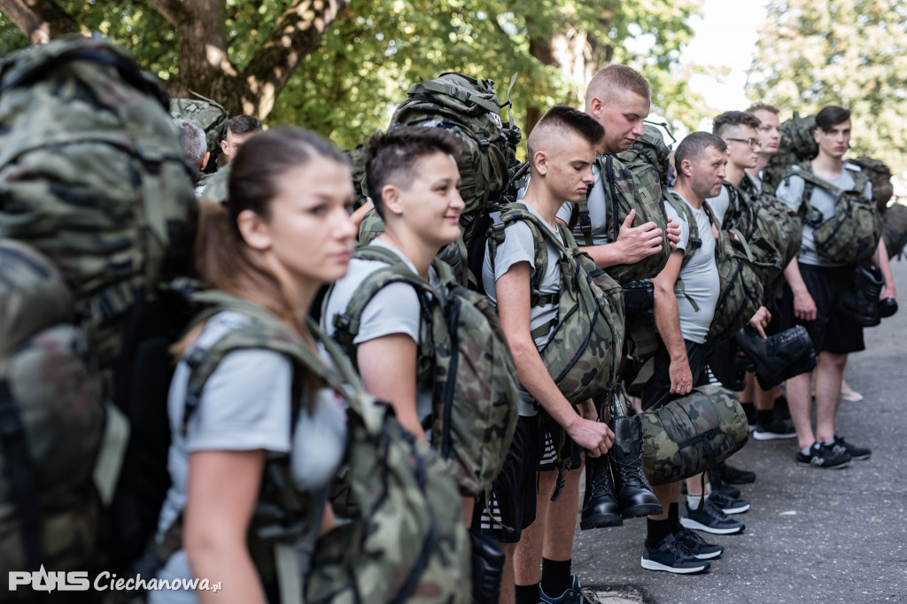 Zanim zabrzmi pierwszy dzwonek... Ostatnie dni wakacji spędzają na poligonie