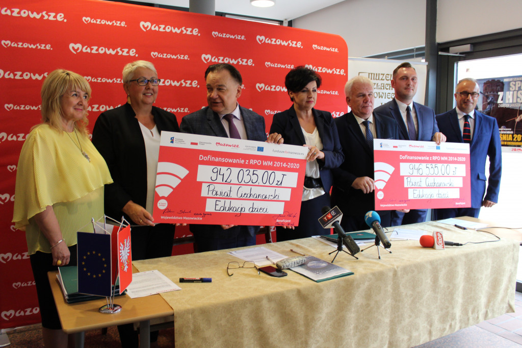 Podpisanie umów na projekty ekologiczne oraz edukacyjne w ramach Regionalnego Programu Operacyjnego Województwa Mazowieckiego 2014-2020