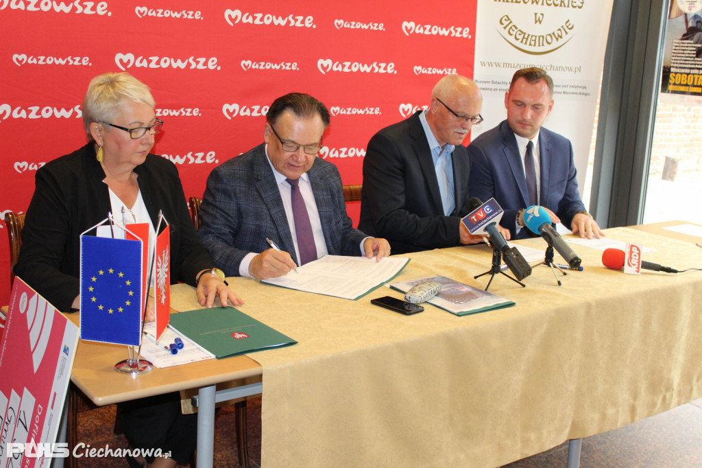 Podpisanie umów na projekty ekologiczne oraz edukacyjne w ramach Regionalnego Programu Operacyjnego Województwa Mazowieckiego 2014-2020