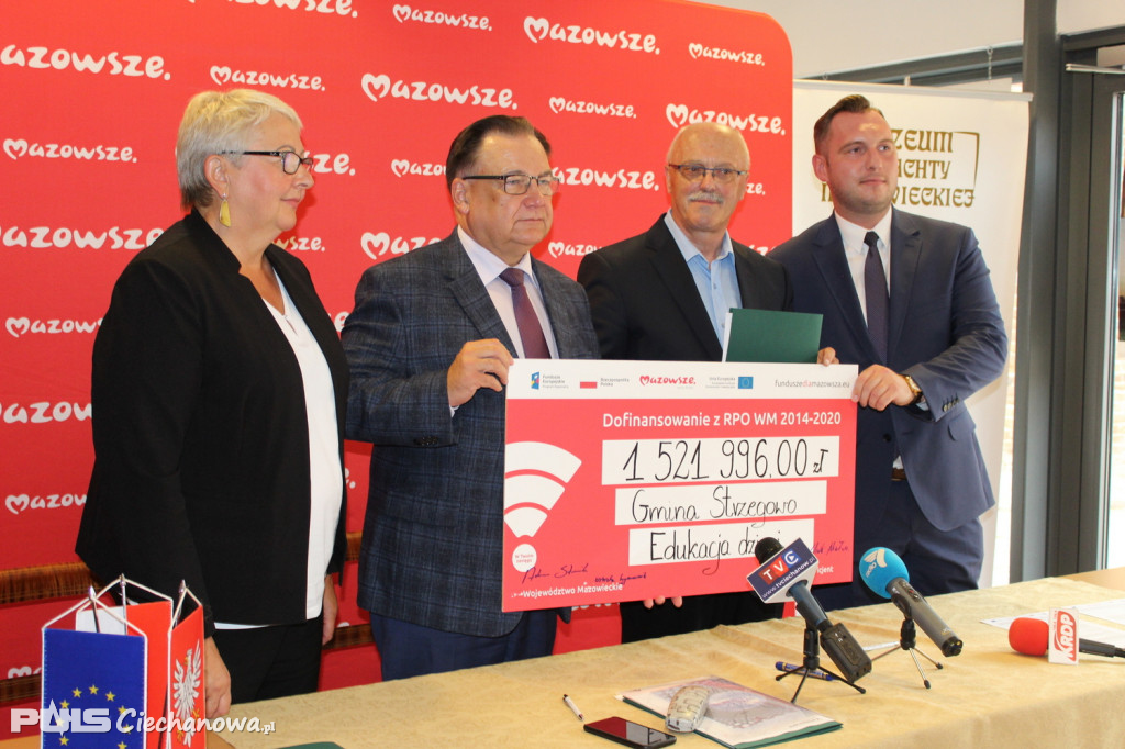 Podpisanie umów na projekty ekologiczne oraz edukacyjne w ramach Regionalnego Programu Operacyjnego Województwa Mazowieckiego 2014-2020