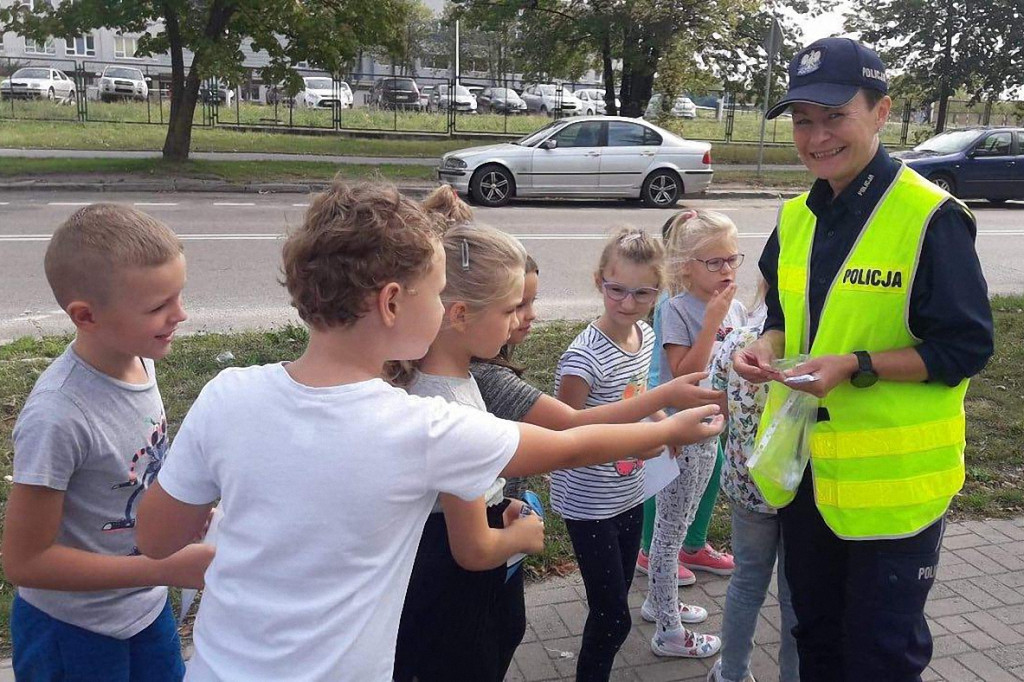 Pierwszoklasiści ze Szkoły Podstawowej nr 3 w Ciechanowie zostali przeszkoleni z bezpieczeństwa