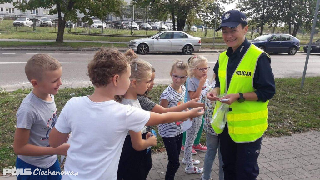 Pierwszoklasiści ze Szkoły Podstawowej nr 3 w Ciechanowie zostali przeszkoleni z bezpieczeństwa