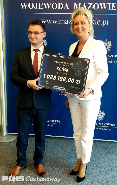 Wicewojewoda rozdał czeki