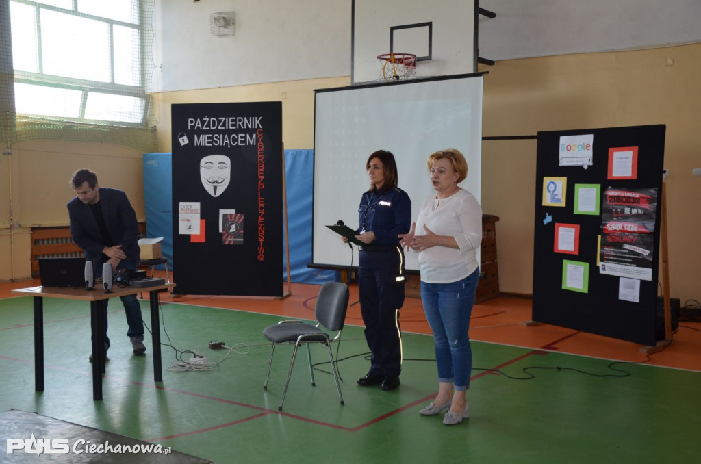 U SĄSIADÓW: Program Bezpieczne z@kupy w sieci w Mławie