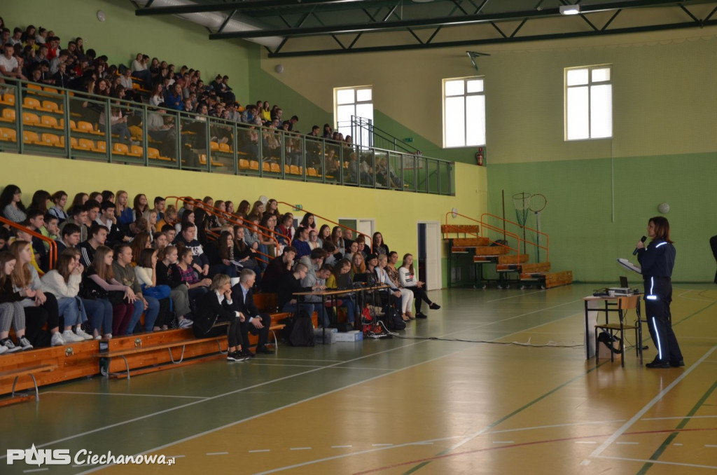 U SĄSIADÓW: Program Bezpieczne z@kupy w sieci w Mławie