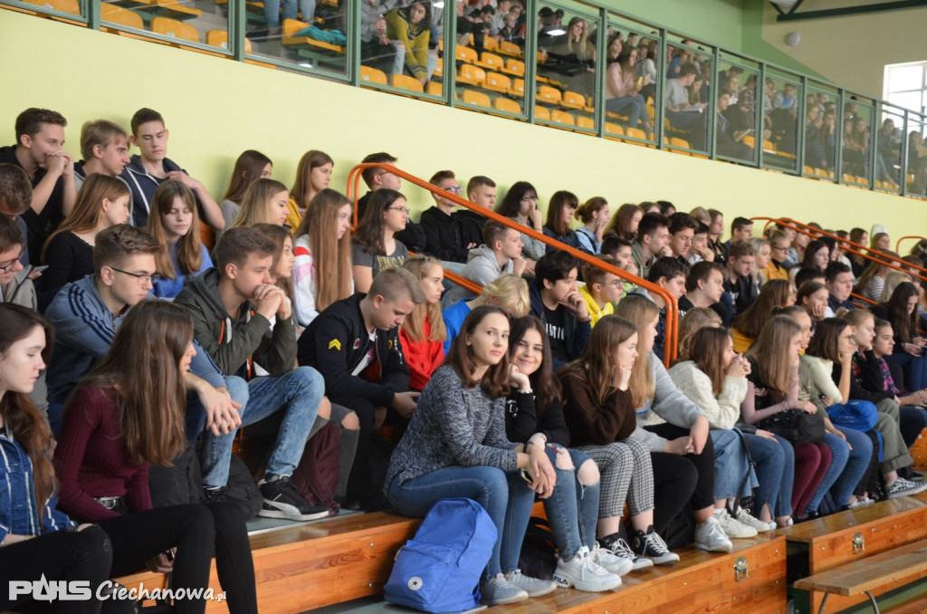U SĄSIADÓW: Program Bezpieczne z@kupy w sieci w Mławie