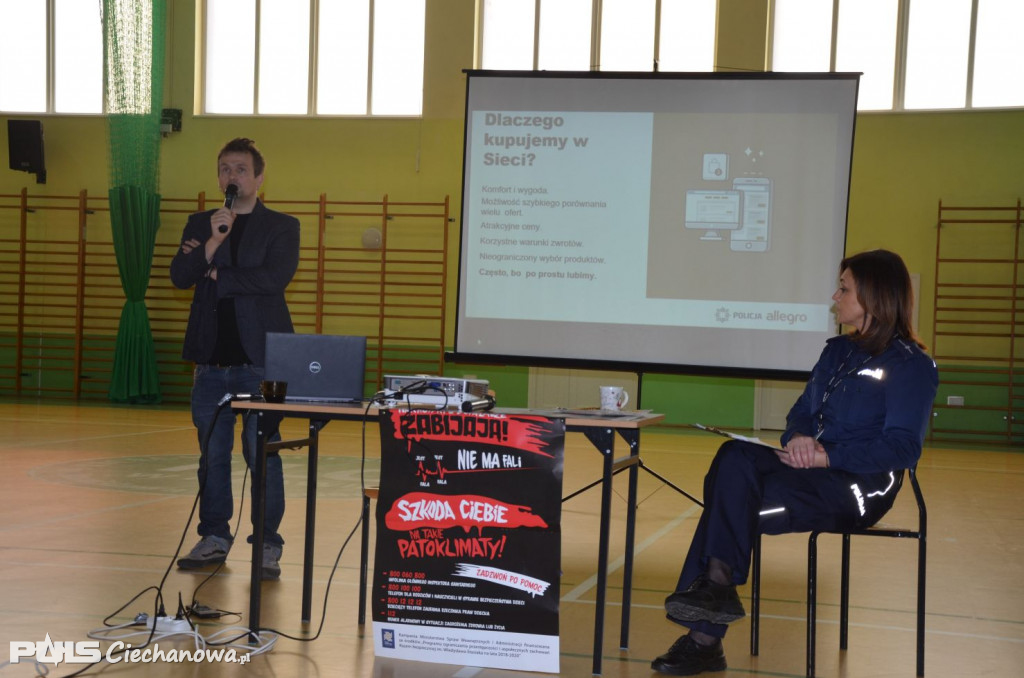 U SĄSIADÓW: Program Bezpieczne z@kupy w sieci w Mławie
