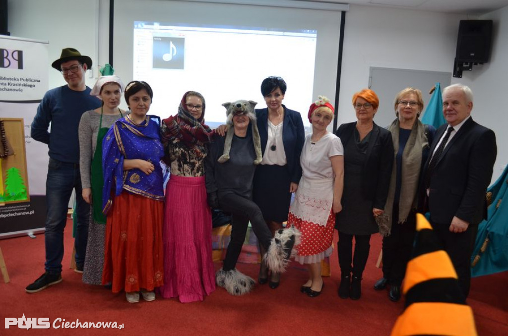 Czerwony Kapturek w Powiatowej Bibliotece