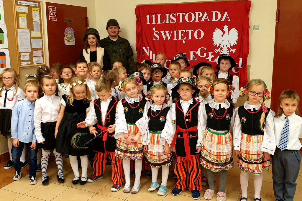 Przedszkolaki uczciły Święto Niepodległości