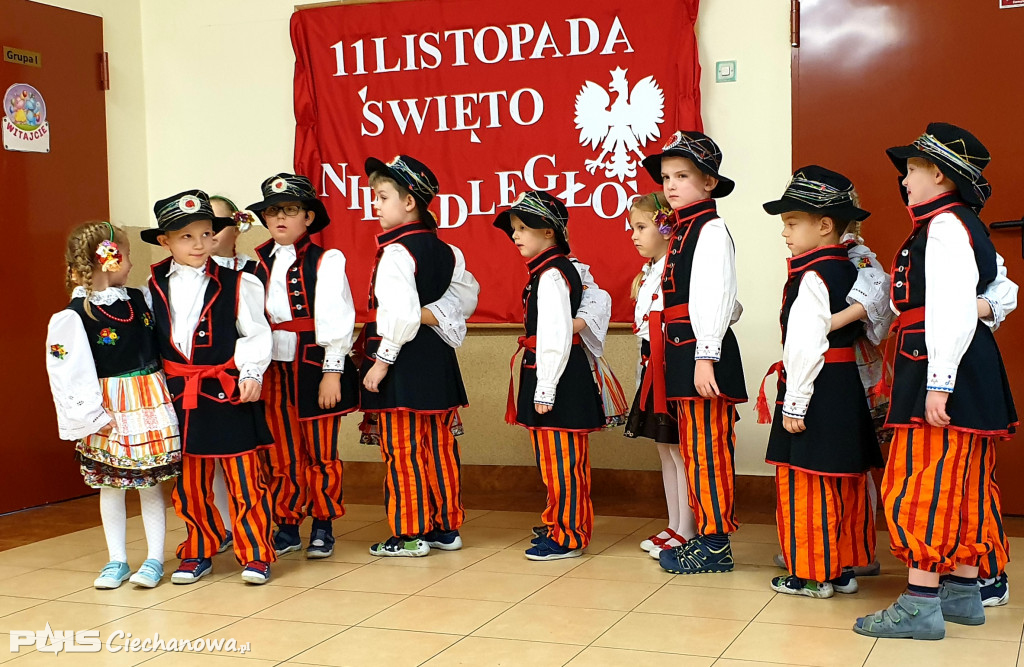 Przedszkolaki uczciły Święto Niepodległości