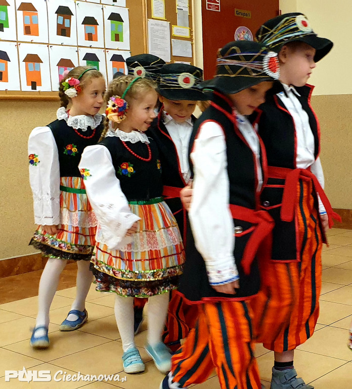 Przedszkolaki uczciły Święto Niepodległości