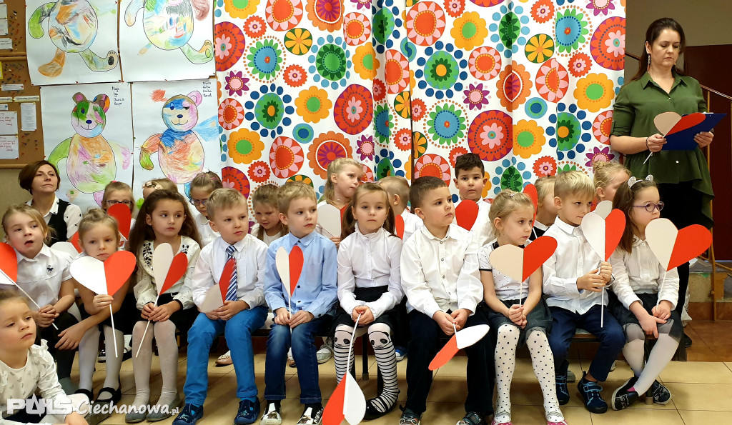 Przedszkolaki uczciły Święto Niepodległości