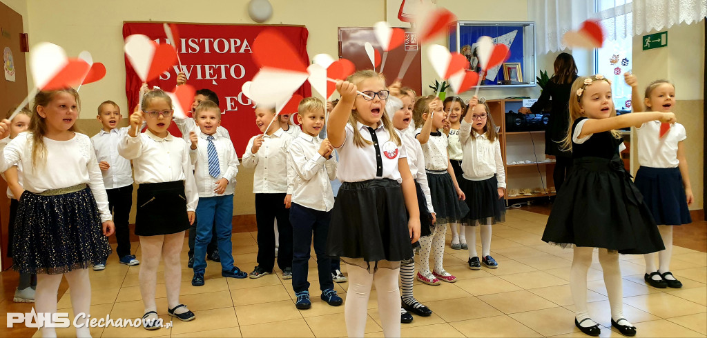Przedszkolaki uczciły Święto Niepodległości