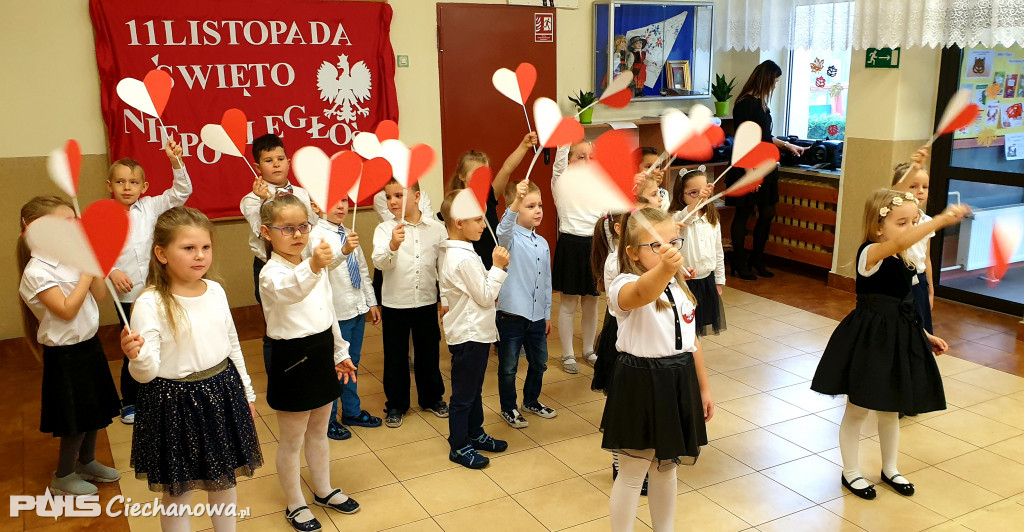 Przedszkolaki uczciły Święto Niepodległości
