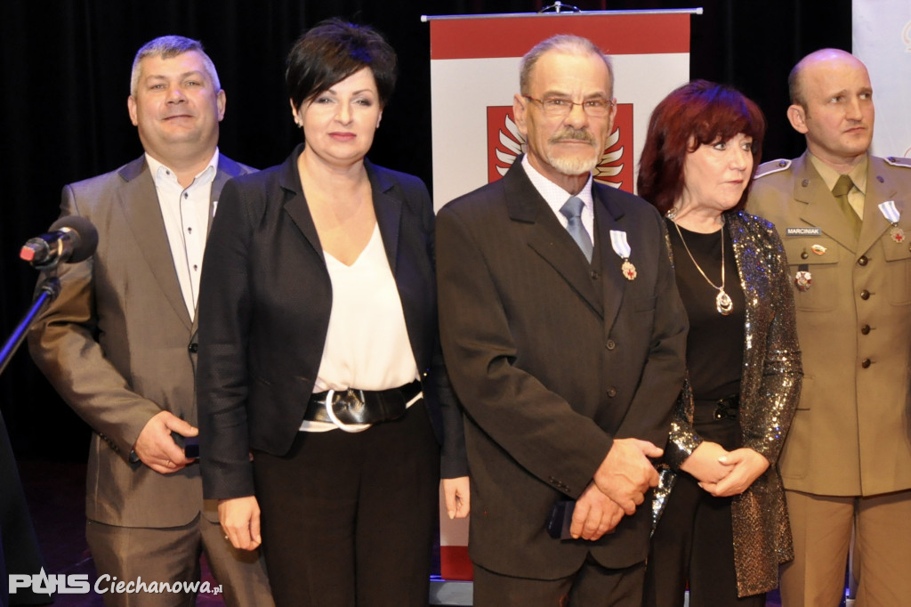 Oddają krew by ratować cudze życie! Honorowi krwiodawcy zostali odznaczeni