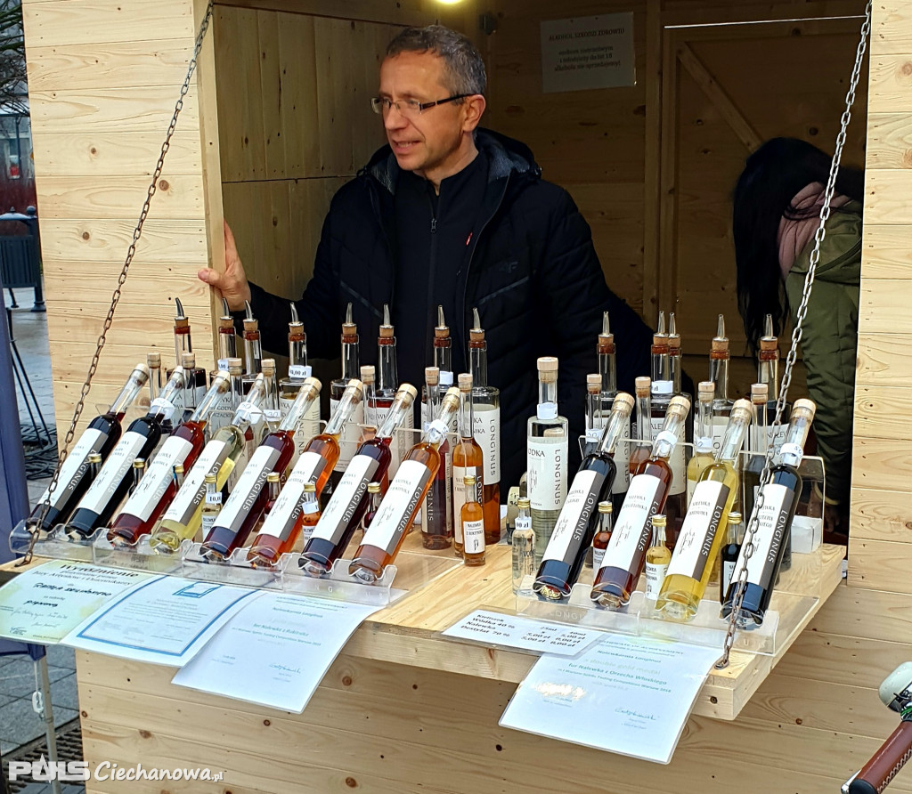 Jarmark Bożonarodzeniowy przed ratuszem