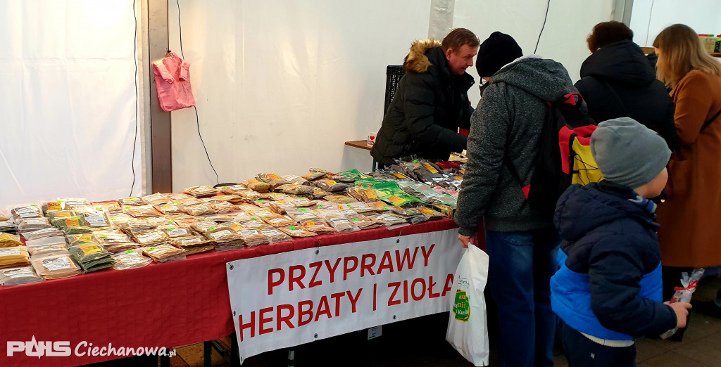 Jarmark Bożonarodzeniowy przed ratuszem