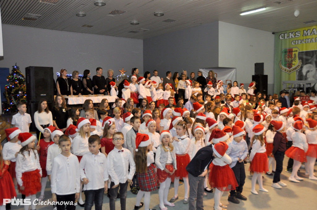 Kolędowanie uczniów i nauczycieli ze szkoły podstawowej TWP w Ciechanowie