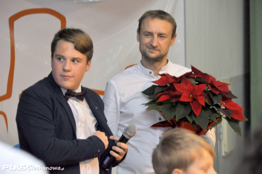 Kolędowanie uczniów i nauczycieli ze szkoły podstawowej TWP w Ciechanowie