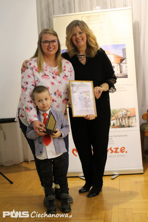 Otwarcie wystawy fotograficznej z IX edycji imprezy Ciechanów wrzuć na luz i jeszcze plus - Disneyland i inne baśnie