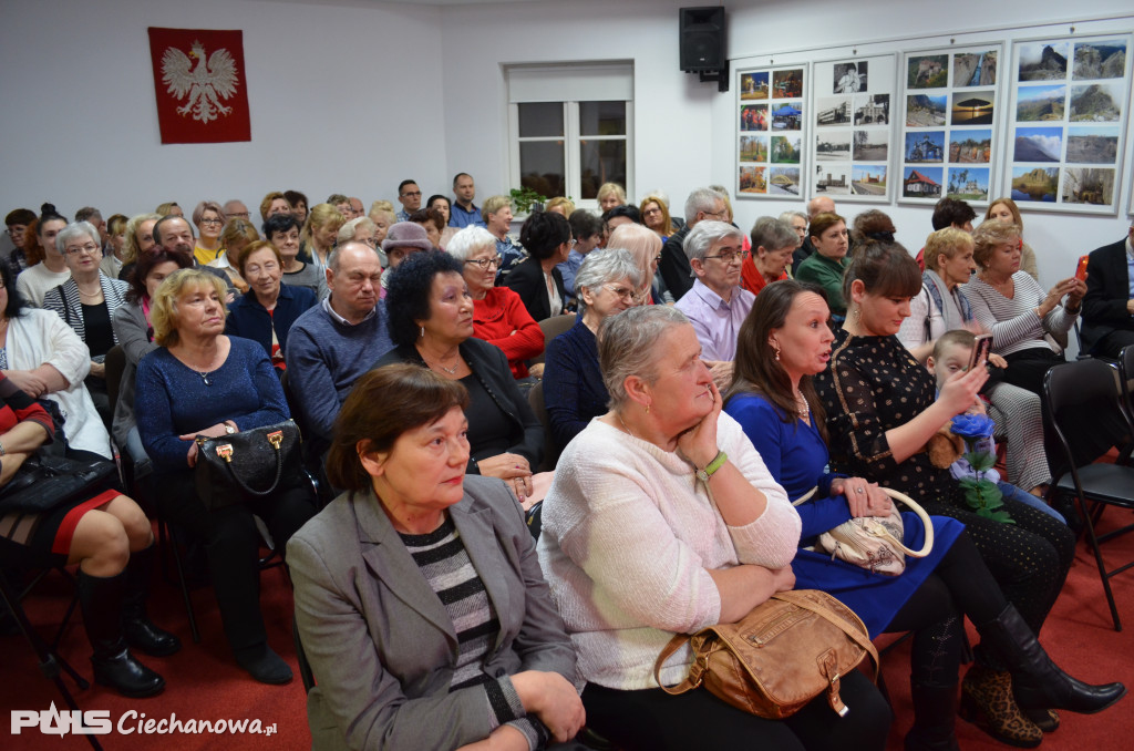Poetycko w Powiatowej Bibliotece Publicznej z Ewą Buraczewską