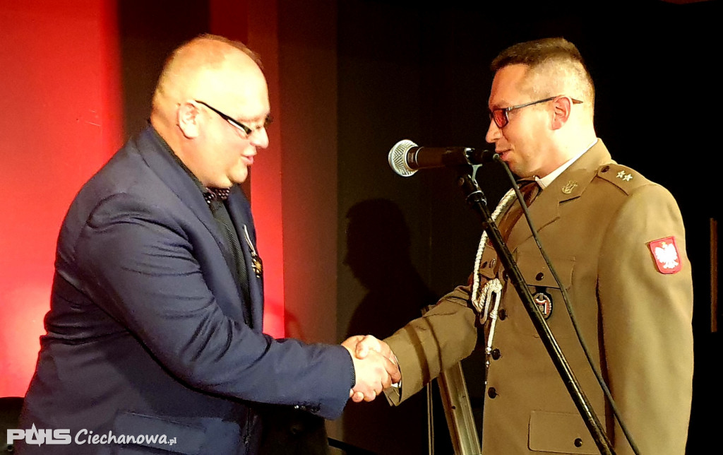 Robert Bartołd odznaczony przez biskupa