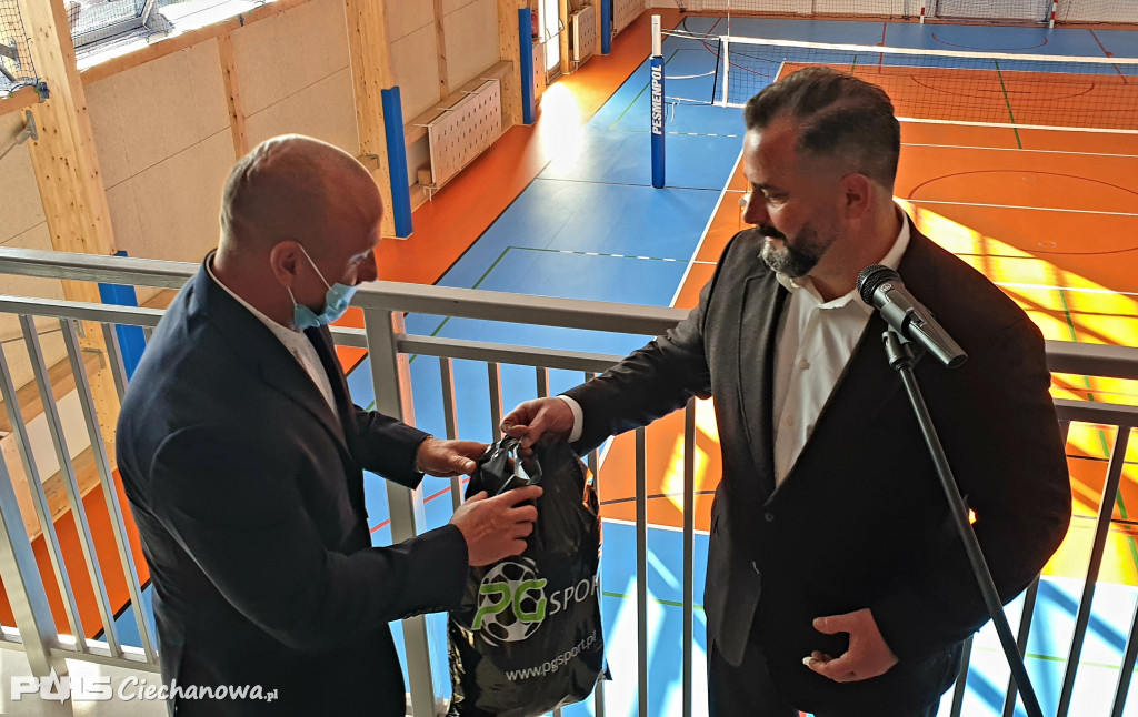 Ojrzeń ma nową halę sportową