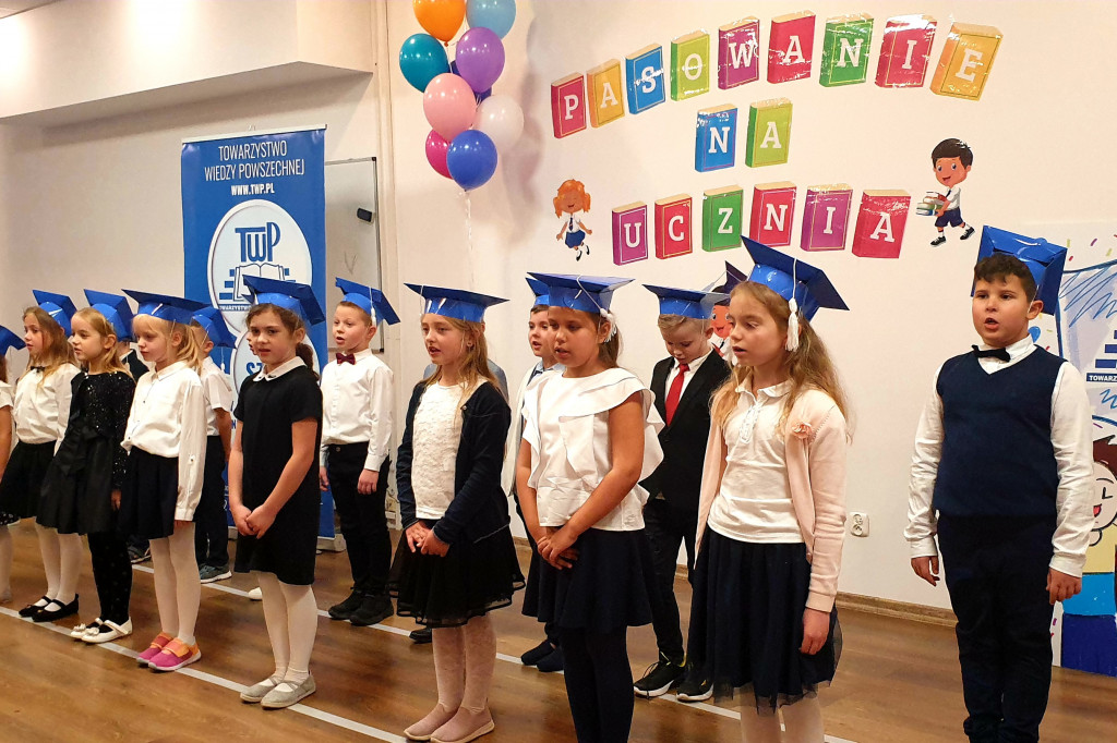 Pasowanie na uczniów w Szkole Podstawowej TWP