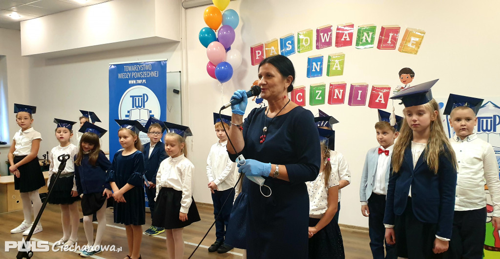 Pasowanie na uczniów w Szkole Podstawowej TWP