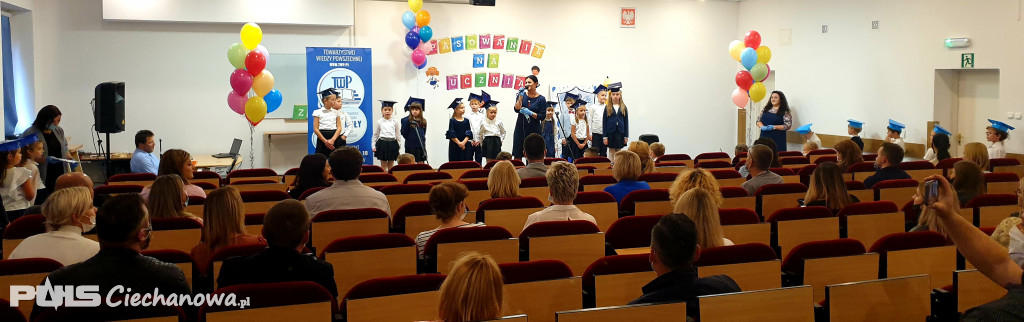 Pasowanie na uczniów w Szkole Podstawowej TWP