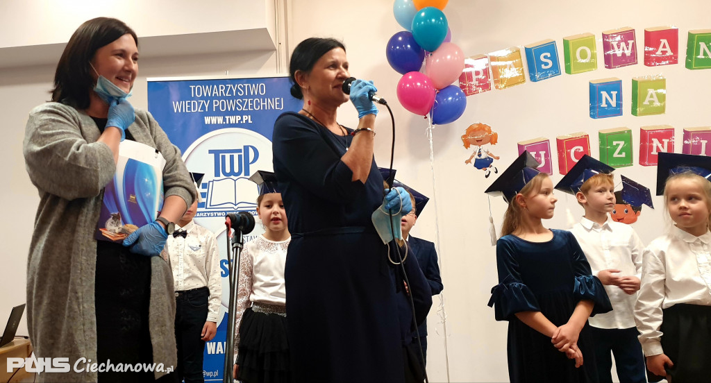 Pasowanie na uczniów w Szkole Podstawowej TWP