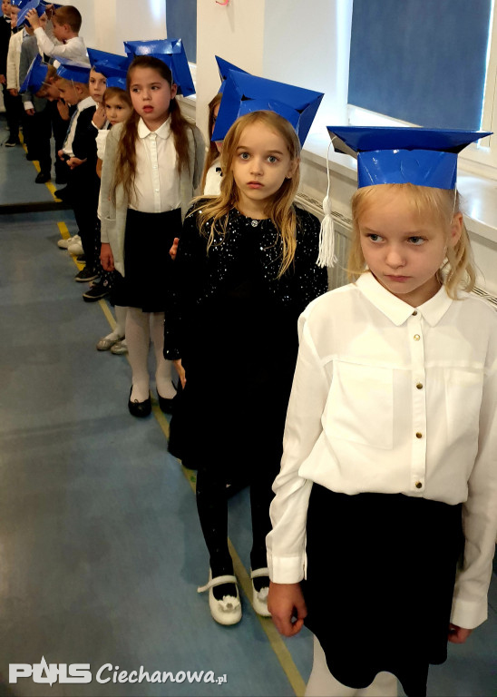 Pasowanie na uczniów w Szkole Podstawowej TWP