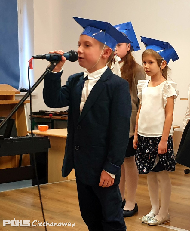 Pasowanie na uczniów w Szkole Podstawowej TWP