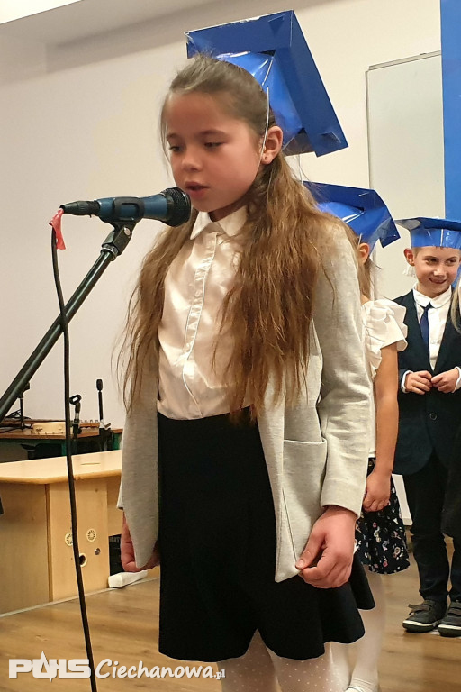 Pasowanie na uczniów w Szkole Podstawowej TWP
