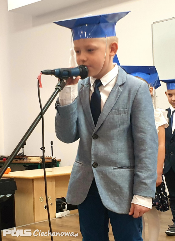 Pasowanie na uczniów w Szkole Podstawowej TWP