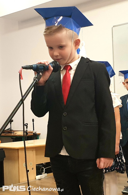 Pasowanie na uczniów w Szkole Podstawowej TWP
