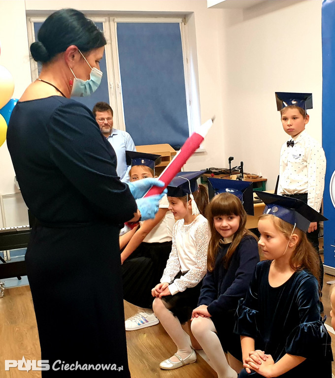 Pasowanie na uczniów w Szkole Podstawowej TWP