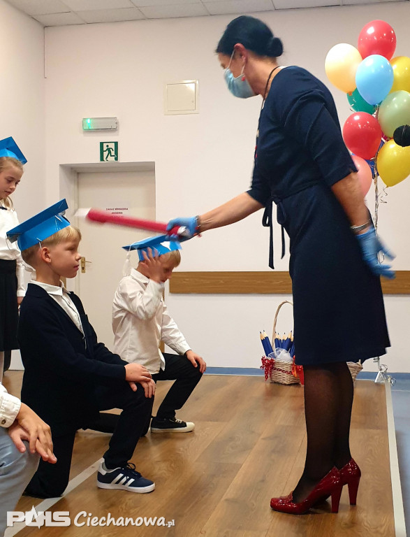 Pasowanie na uczniów w Szkole Podstawowej TWP