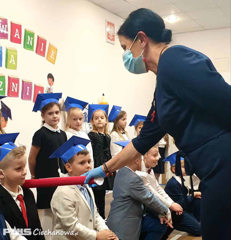 Pasowanie na uczniów w Szkole Podstawowej TWP