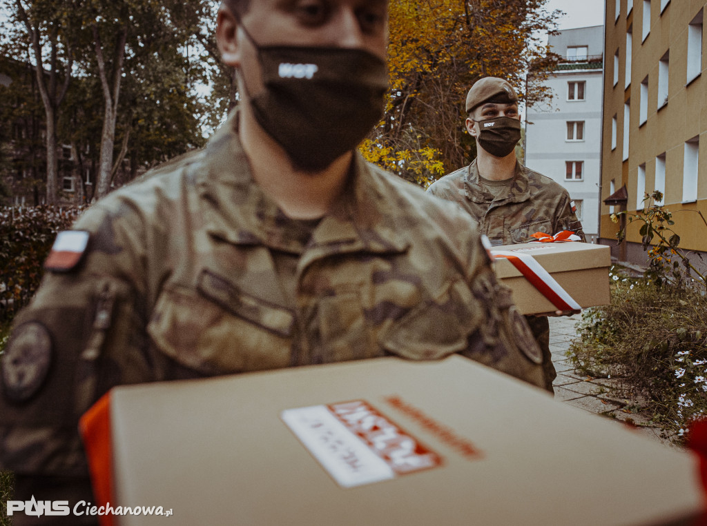 Walcząc z wirusem nie zapominają o Powstańcach Warszawskich