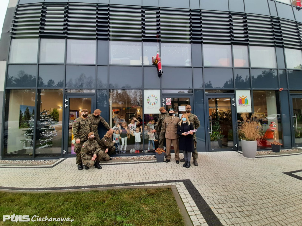 Mikołaje w mundurach
